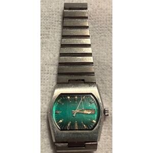 Vintage Bulova Caravelle men's automatic watch day/date 1970s RARE Emerald Green